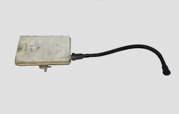 Peugeot 3008 I Brake fluid reservoir 03355815053