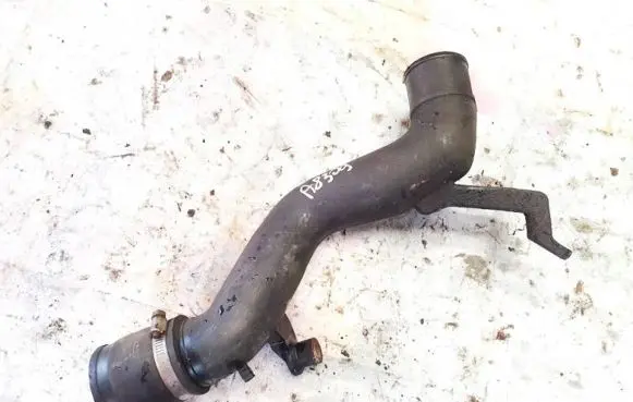 Toyota Avensis T220 Intercooler hose/pipe