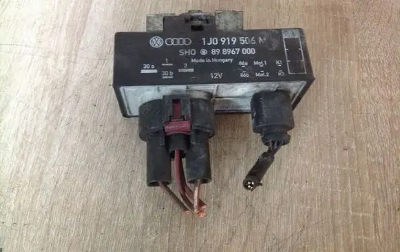 Audi A6 S6 C6 4F Coolant fan relay 1J0919506M