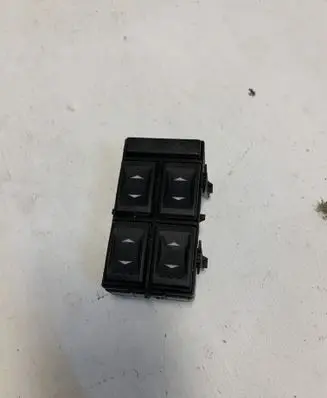 Ford Mondeo Mk III Electric window control switch 3S7T14A132BA 03163453