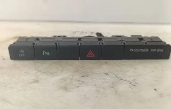 Hazard light switch