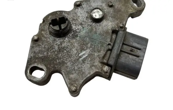 Toyota RAV 4 (XA40) Transmission gearbox valve body 8454042010 135600