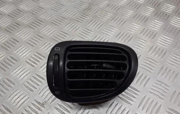 Peugeot 206 Dashboard air vent grill cover trim 9632184377