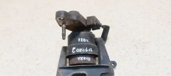Toyota Corolla Verso AR10 Engine mount bracket