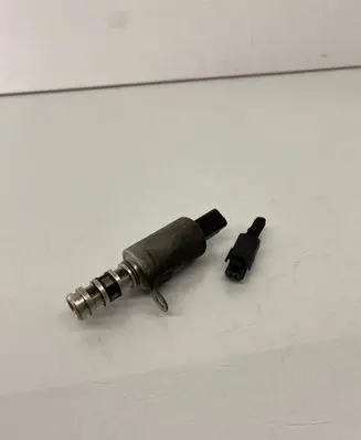 Citroen C3 Picasso Camshaft vanos timing valve V756665280
