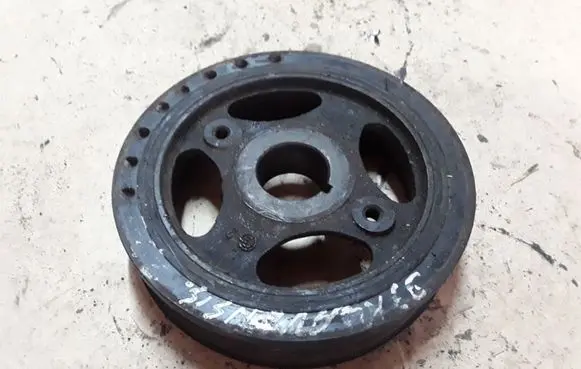 Toyota Avensis T250 Crankshaft pulley 134080R011
