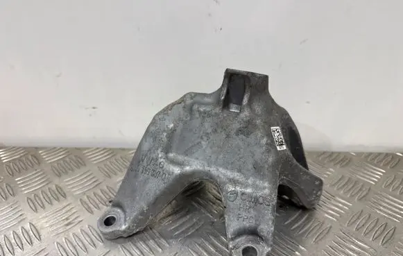 Audi A6 S6 C8 4K Engine mounting bracket 8W0199307Q