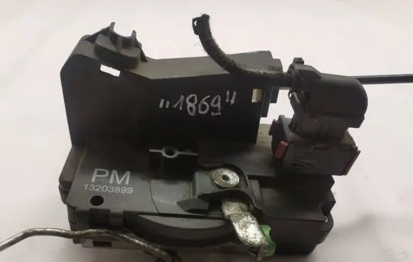 Opel Meriva A Front door lock 13203899