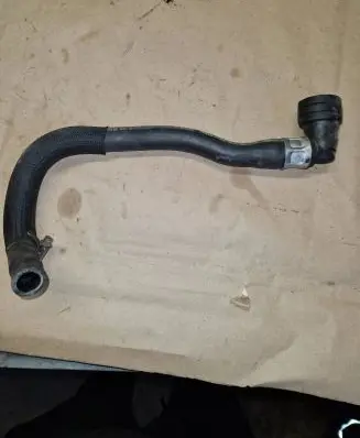 Volvo V70 Engine coolant pipe/hose 9475847