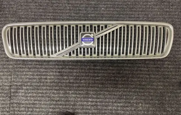 Volvo V50 Front grill 8678554