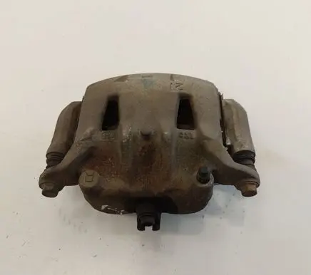 Nissan Leaf II (ZE1) Front brake caliper
