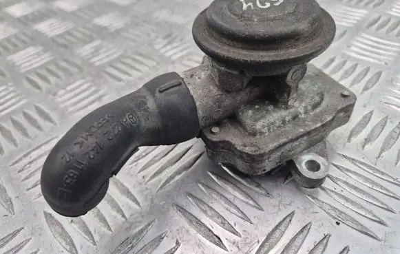 Mercedes-Benz C W204 EGR valve A0021407460 A2721421183