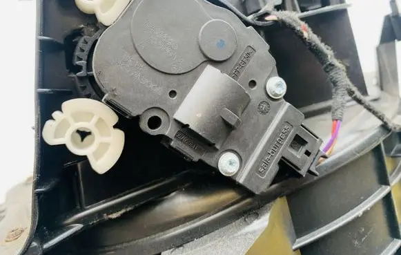 BMW 5 F10 F11 Air flap motor/actuator EFB430 17092012