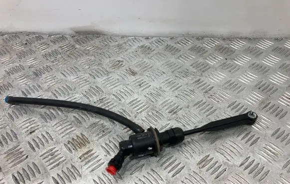 Renault Master III Clutch master cylinder 0491523 8200673232