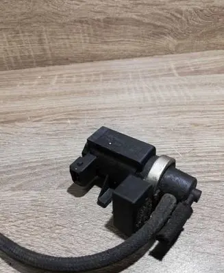 BMW 3 E46 Turbo solenoid valve 72279600