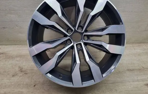 Volkswagen Tiguan R20 alloy rim 5NA601025G
