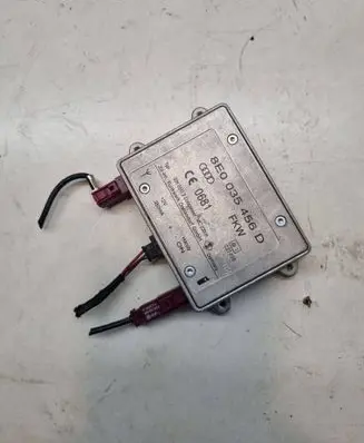 Audi A6 S6 C6 4F Aerial antenna amplifier 8E0035456D 09105112
