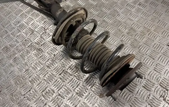 Toyota Auris 150 Front shock absorber/damper