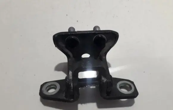 Mitsubishi Lancer X Tailgate/trunk/boot hinge