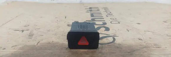 Volkswagen Golf IV Hazard light switch 1J0953235B 1J0953235A 1J0959621