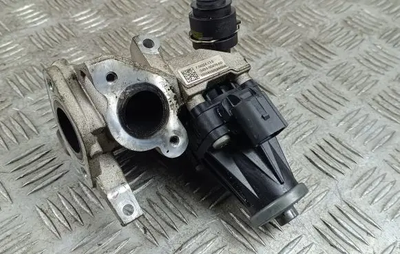 KIA Sorento EGR valve G4D39D475AD