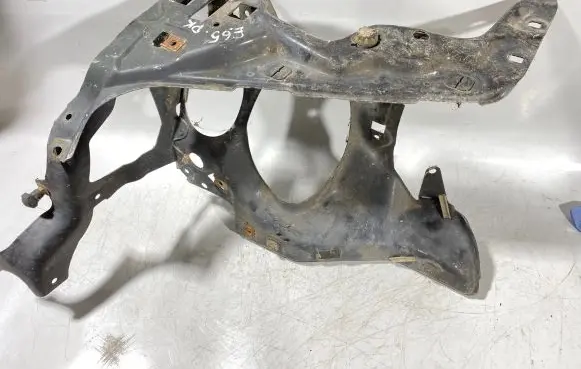 BMW 7 E65 E66 Headlight/headlamp mounting bracket