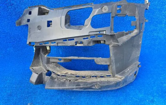BMW 5 G30 G31 G38 Front bumper corner part panel trim 8064967