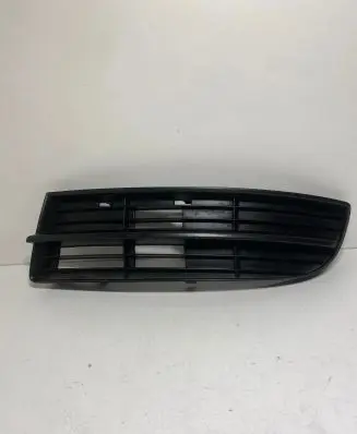 Volkswagen Touran I Front bumper lower grill 1T0853665 13403