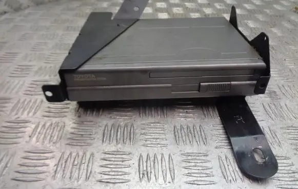 Toyota Avensis T250 Navigation unit CD/DVD player 08662-00870