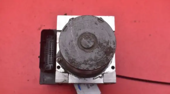BMW 6 E63 E64 ABS Pump 6767696