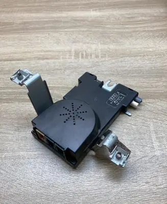 Audi A3 S3 8P Aerial antenna amplifier 8P4035225D