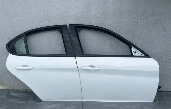 Alfa Romeo Giulia Front door