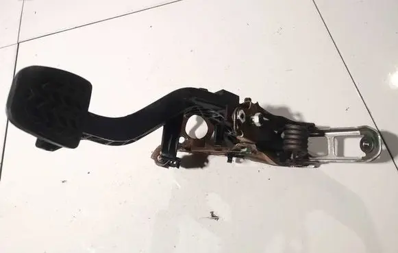 Toyota Yaris Clutch pedal 