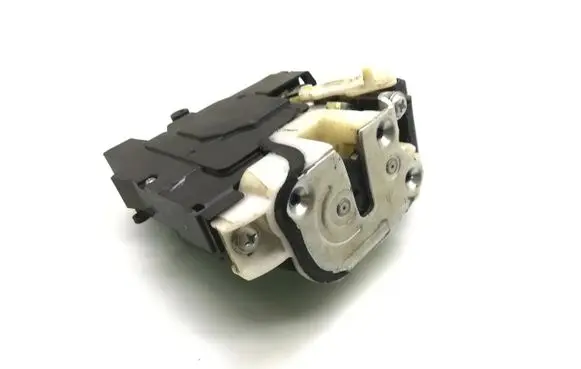 Mitsubishi Outlander Rear door lock