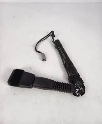 BMW 1 E82 E88 Front seatbelt buckle 7213563
