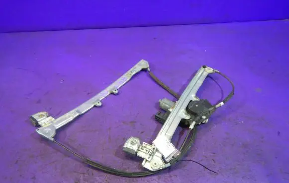 Mitsubishi Colt Front door window regulator with motor 