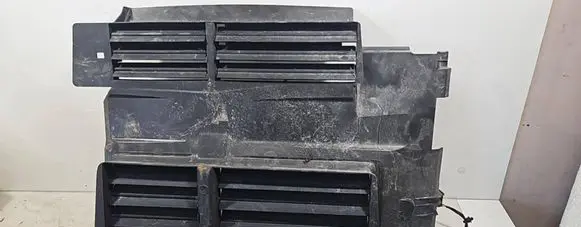 Ford Focus Intercooler air guide/duct channel BM518475CG 20140512 009756T1
