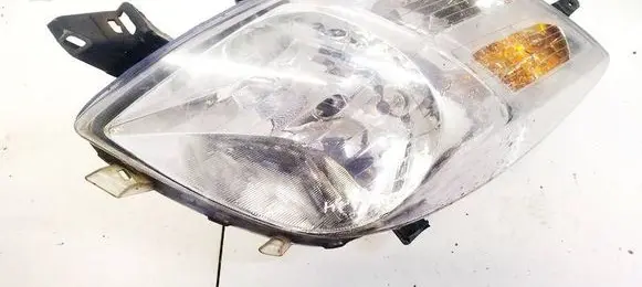 Toyota Yaris Headlight/headlamp