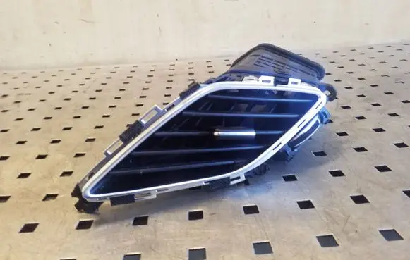 Hyundai i40 Dash center air vent grill 974203Z000