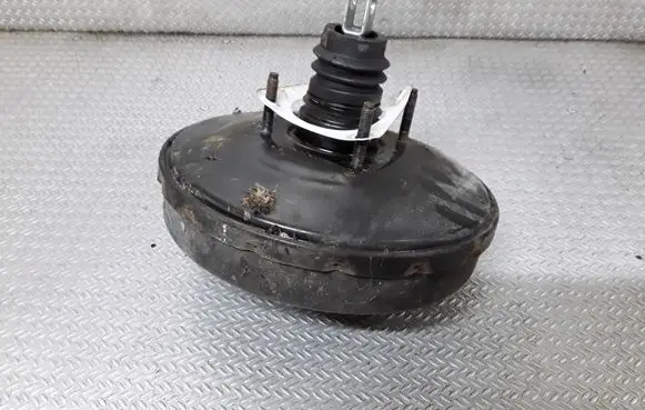 Ford Fiesta Brake booster 4S612B195KC