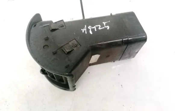Land Rover Discovery Dash center air vent grill