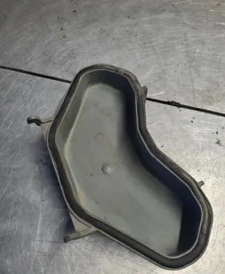 Ford Mondeo MK I Headlight/headlamp dust cover 1305219078
