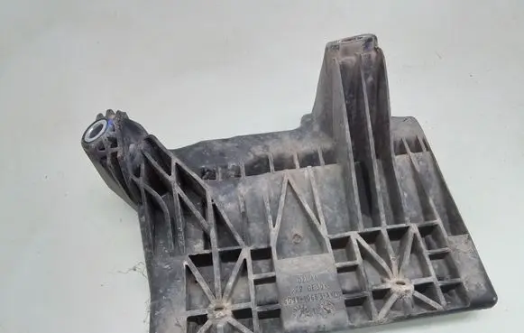 Ford Mondeo MK IV Battery bracket 6G9110663A