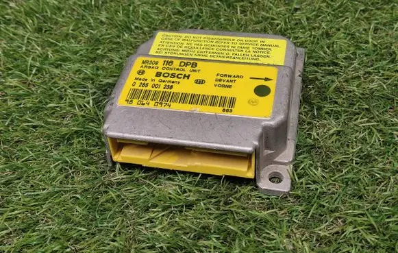 Mitsubishi Carisma Airbag control unit/module MR309116DPB 0285001236