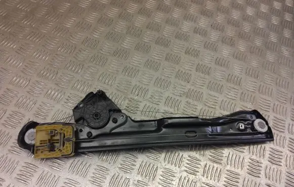 Ford Ecosport Rear window lifting mechanism without motor 51357291951
