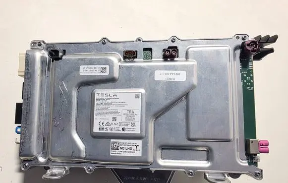 Tesla Model 3 Other control units/modules 1681271-00-D