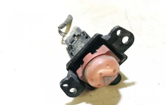 Nissan Almera Tino Hazard light switch 06016