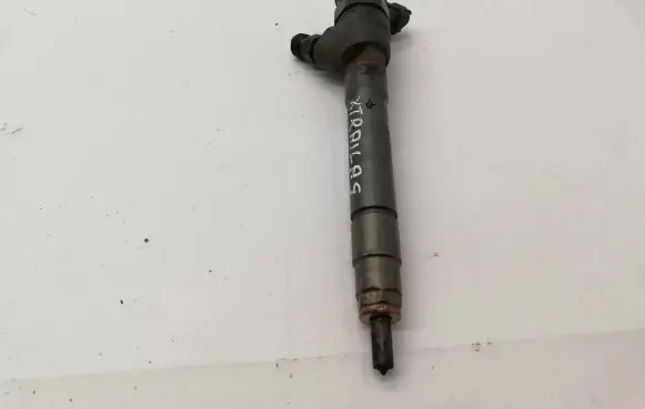Nissan X-Trail T32 Fuel injector 0445110546