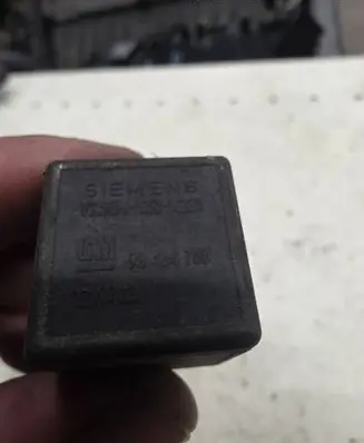 Opel Zafira A Other relay 90464760