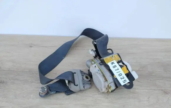 Lexus IS 220D-250-350 Front seatbelt NSB085TR79